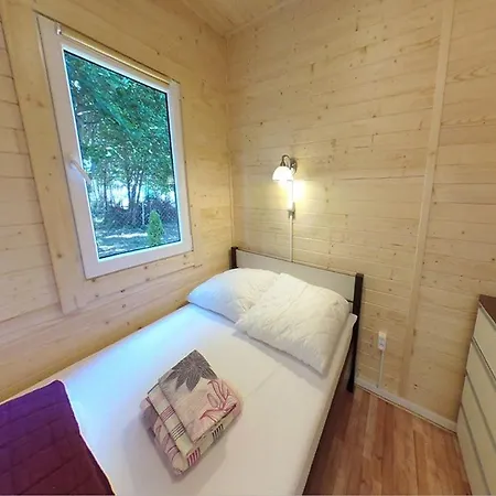 Osrodek Admiral 펜션 비치에